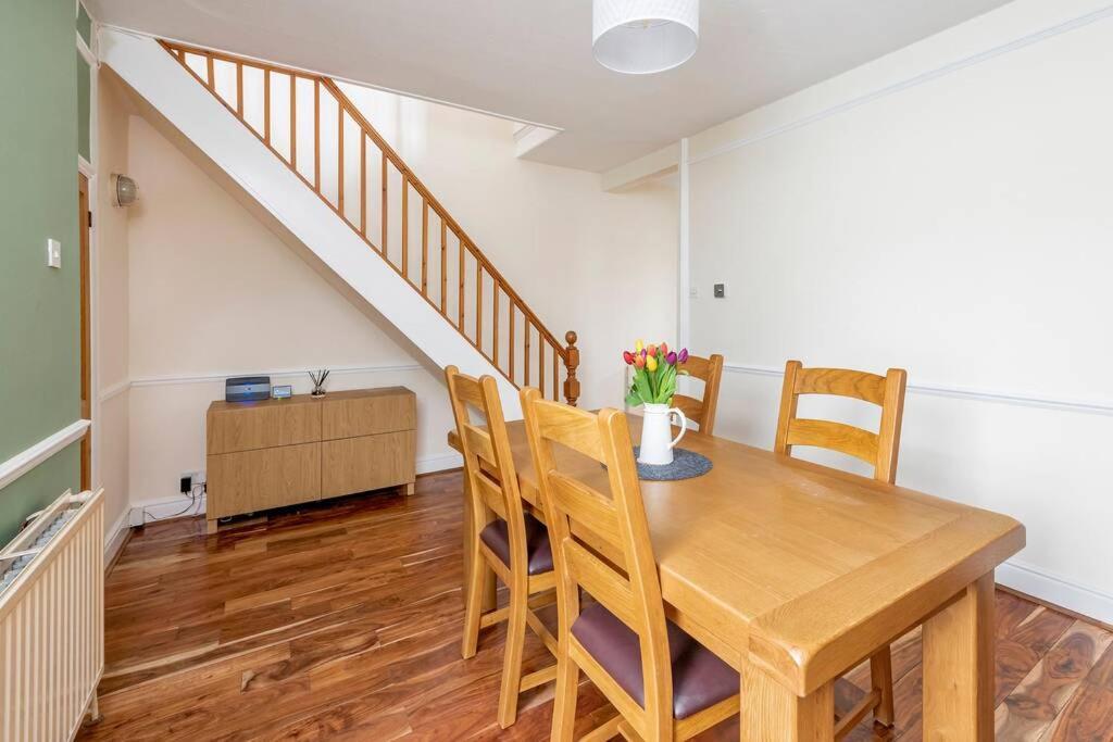 Spacious House - 2 Double Rooms - Street Parking - Garden Bath Dış mekan fotoğraf