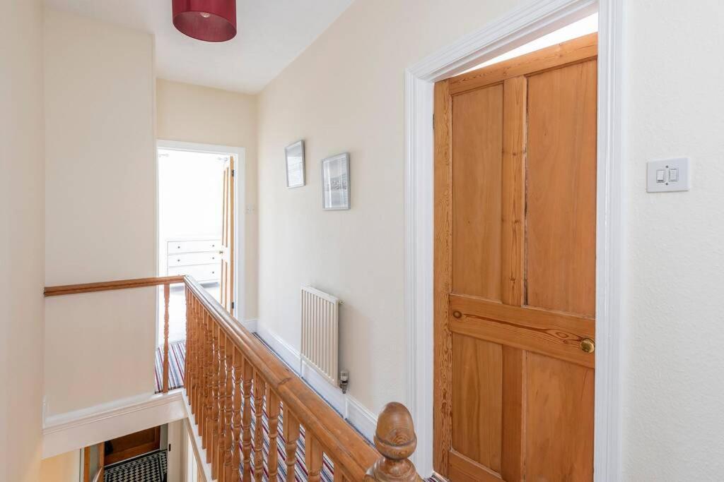 Spacious House - 2 Double Rooms - Street Parking - Garden Bath Dış mekan fotoğraf